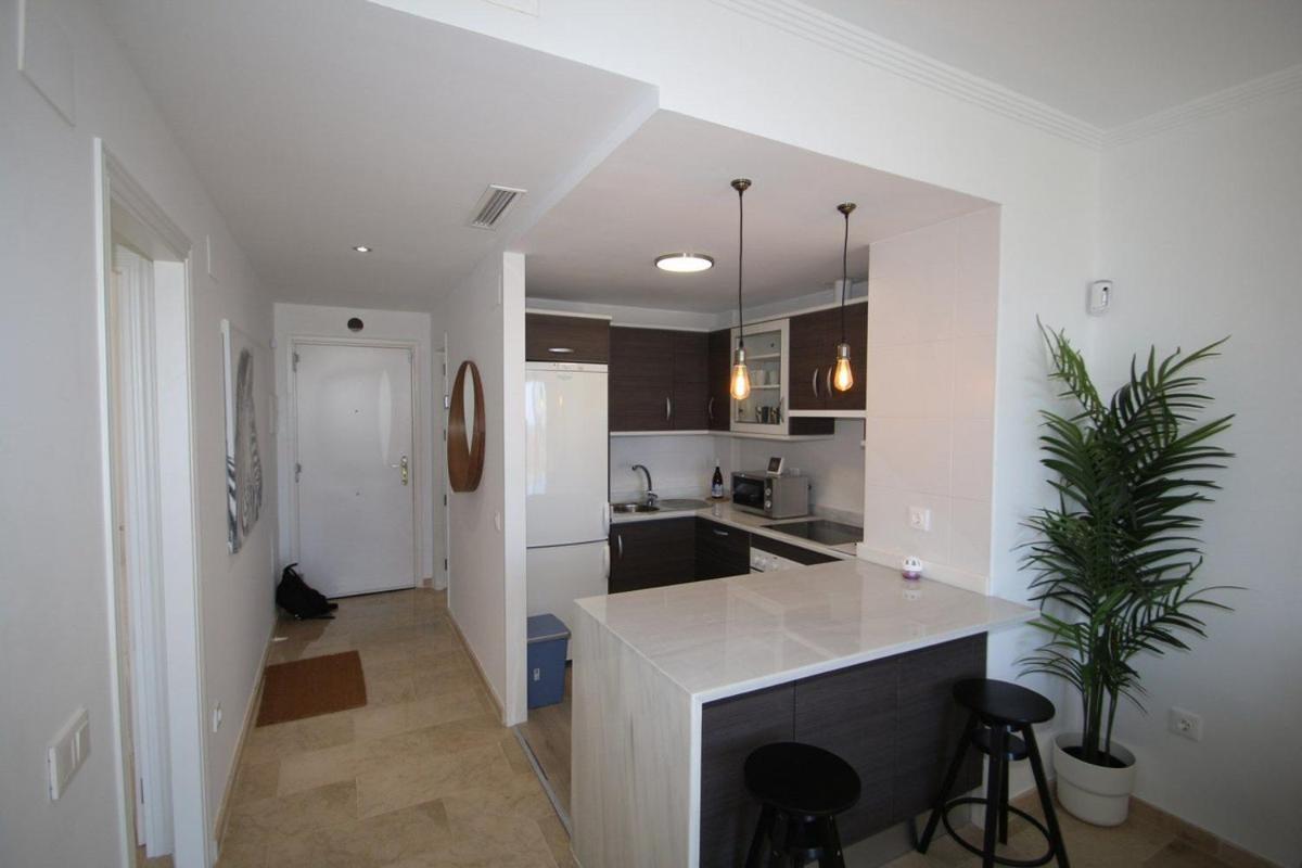 Small Oasis Nelson Mandela Apartment With Sea View, Two Bedrooms, Parking, Terrace And Pool مانيلفا المظهر الخارجي الصورة
